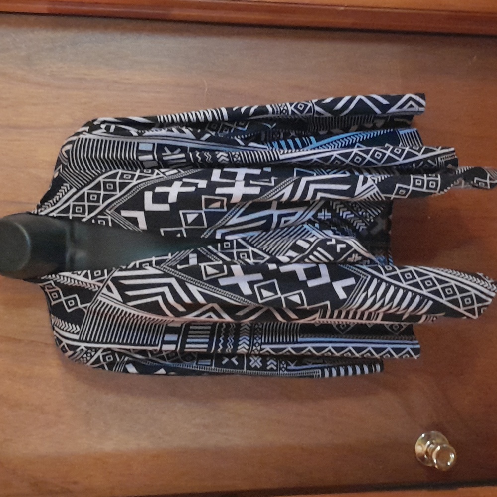 Aztec Tribal Shrug